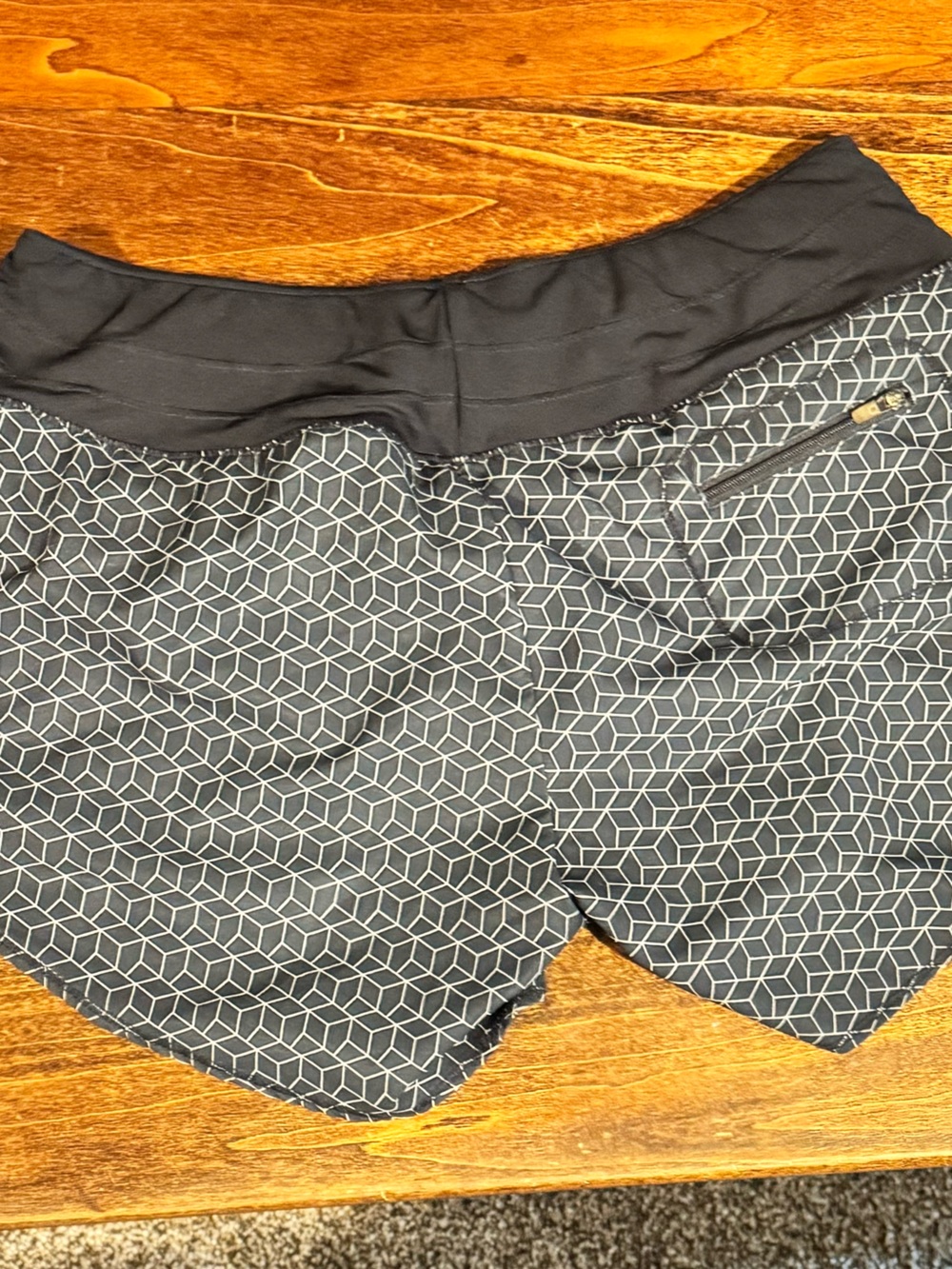 Oiselle deep navy Roga Geometric Women’s Active Shorts